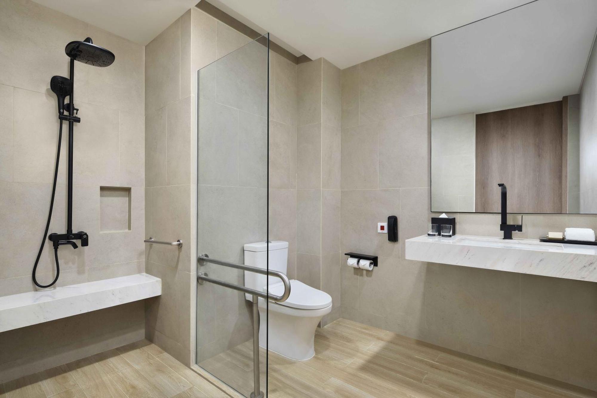 Hotel Fairfield By Marriott Jakarta Soekarno-hatta Airport